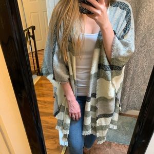NWT Lucky Brand Knit Ruana with Tie